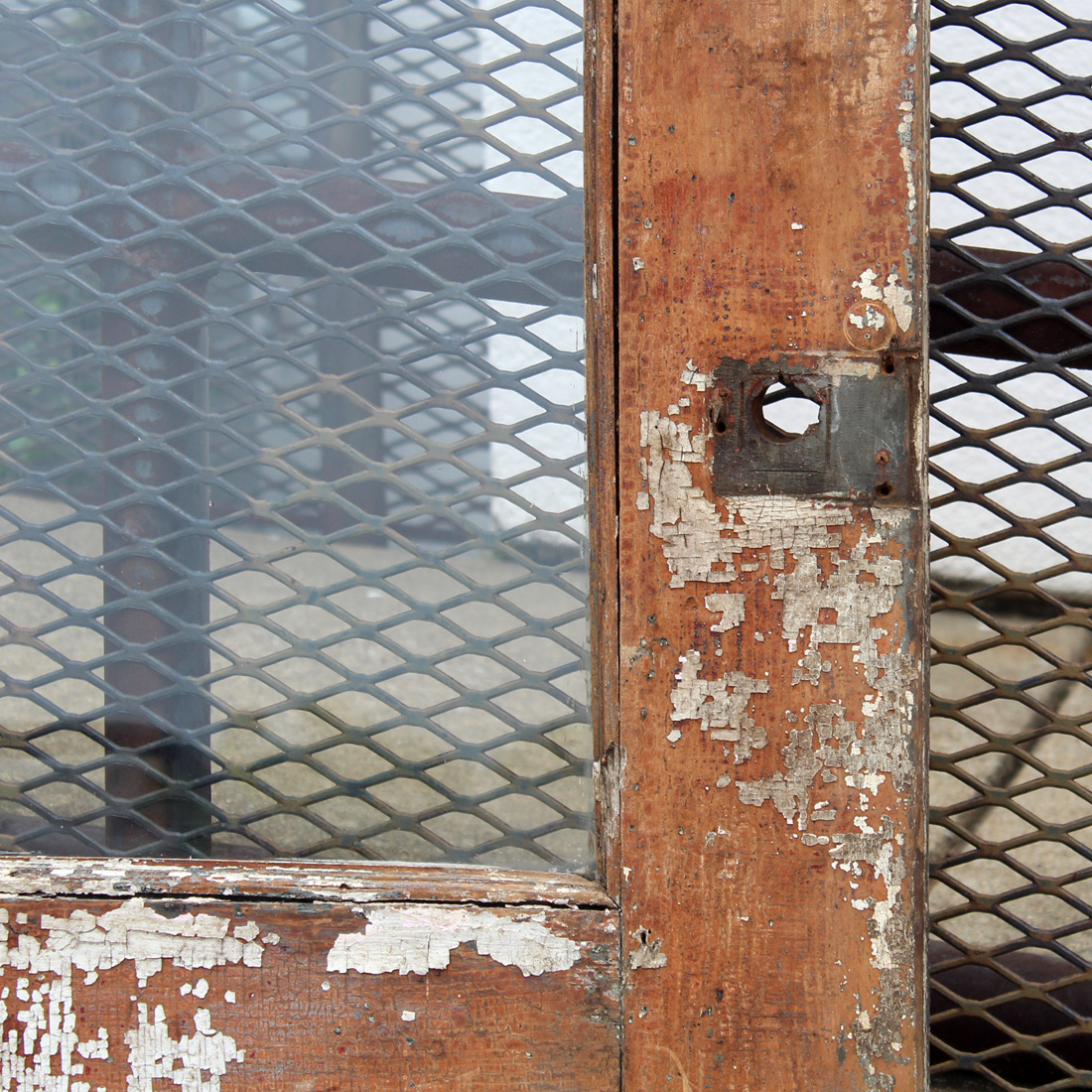 Outdated Ribbon Windows Antique 32